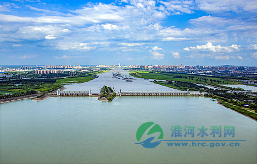 《千里淮河蚌埠闸》摄影 唐伟 吕劲松.jpg